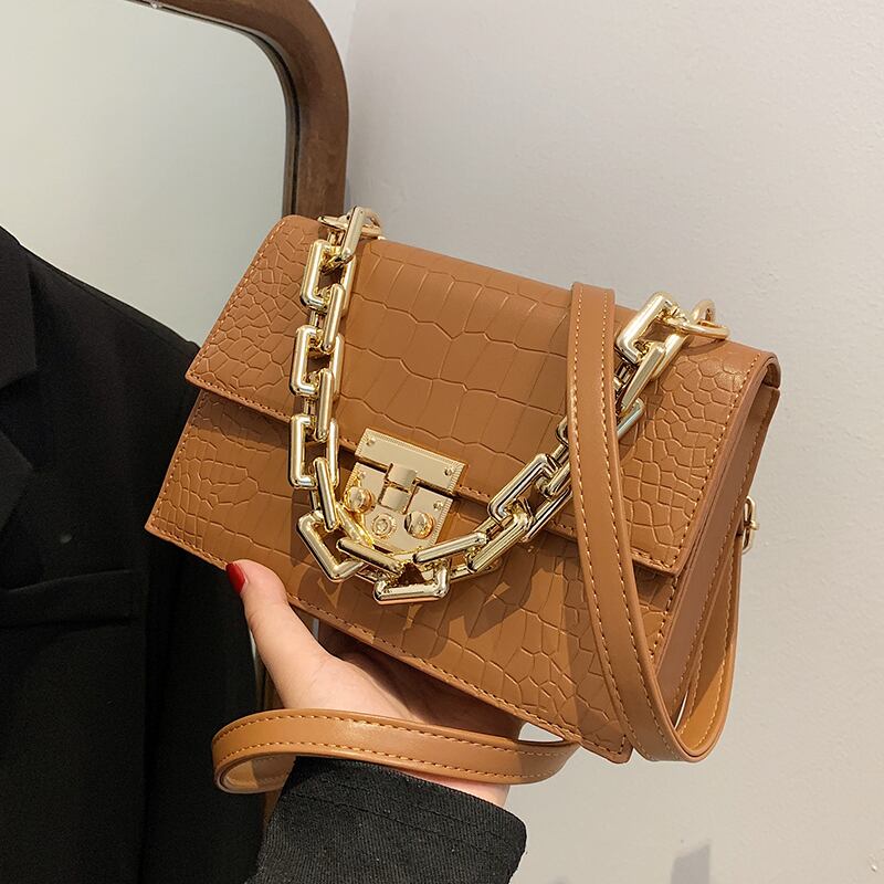 スタンダードオータムチェーン レトロ 秋物 スクウェア メッセンジャーバッグ Tiancai_Wing_Bag19183455217