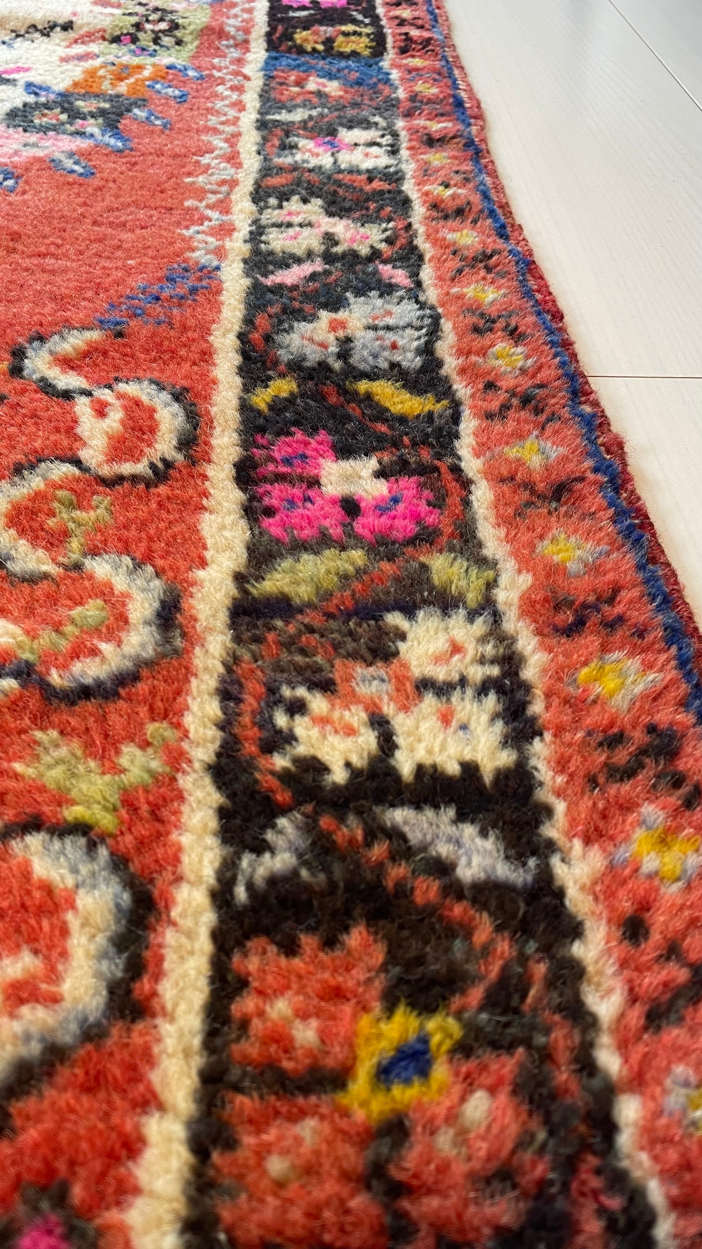 トルコ絨毯【デニズリ(ギュネイ)・50歳程・89×169cm】 | The Souq