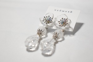 usomuso/クリアフラワードロップピアス