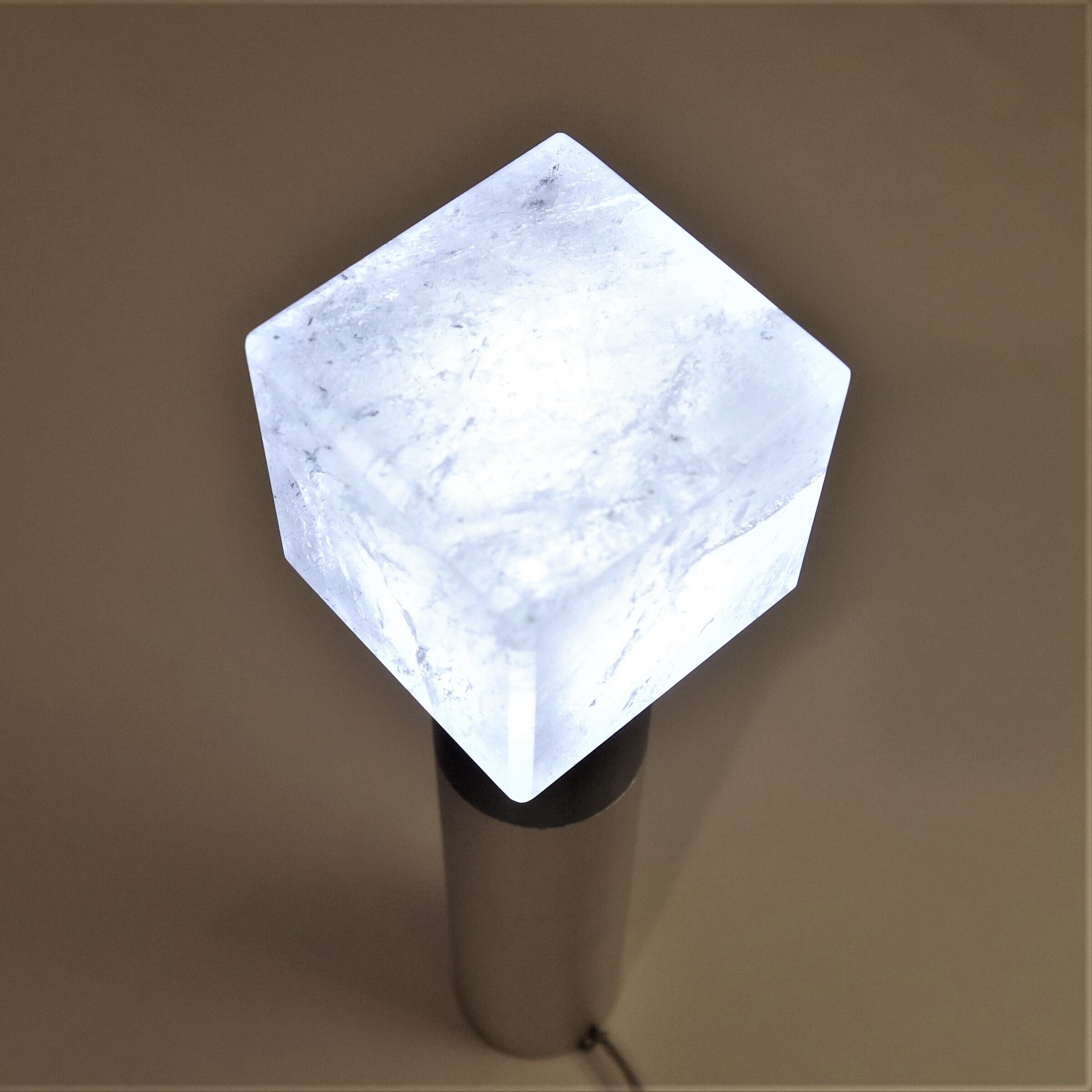 タキオン水晶 ✿ 神聖幾何学クォーツ発振器（ピラミッド型パワーストーン） 