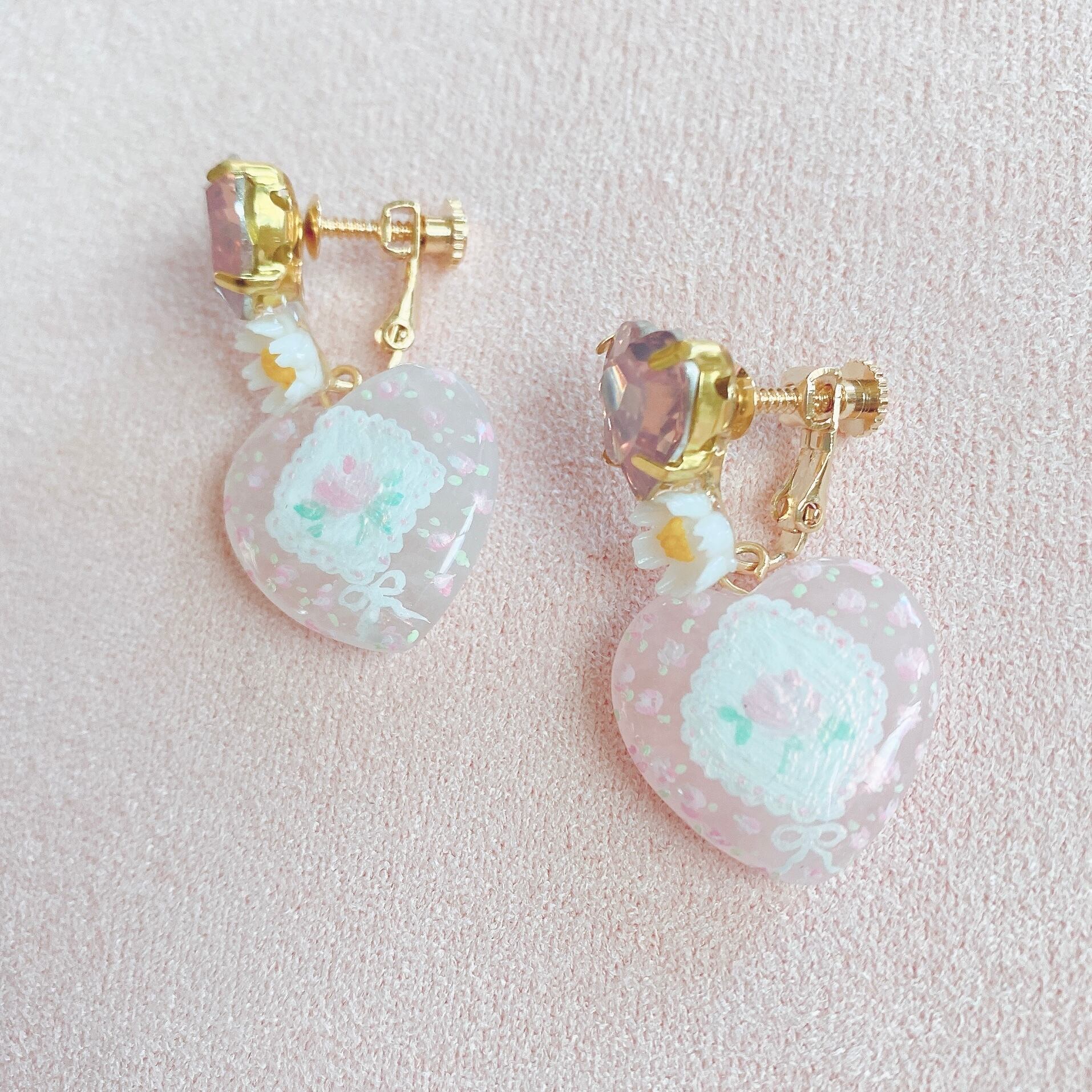 レディハンカチ耳飾りhandkerchief floral hand painted earrings（pinkイヤリング）