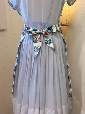 vintage blue×pink scalloped apron