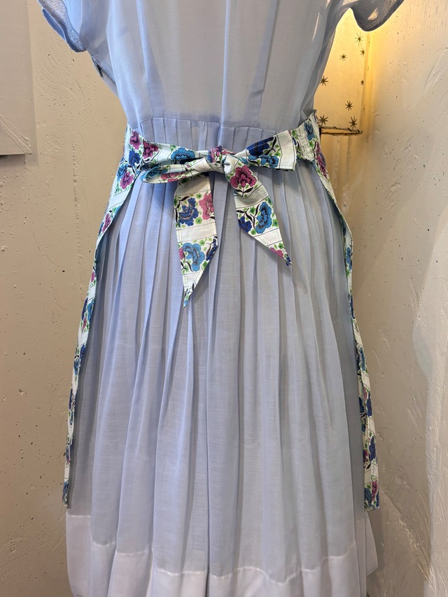 vintage blue×pink scalloped apron