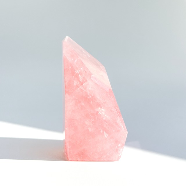 【高品質】バイーア産ローズクォーツ フリーフォーム65◇ Rose Quartz ◇天然石・鉱物・パワーストーン・インテリア