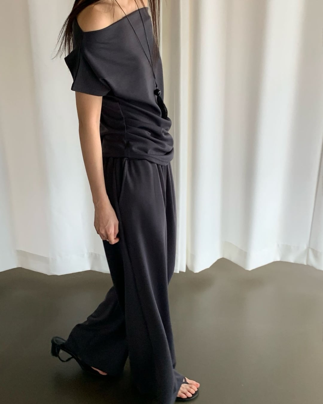 リラックスワイドストレートパンツ