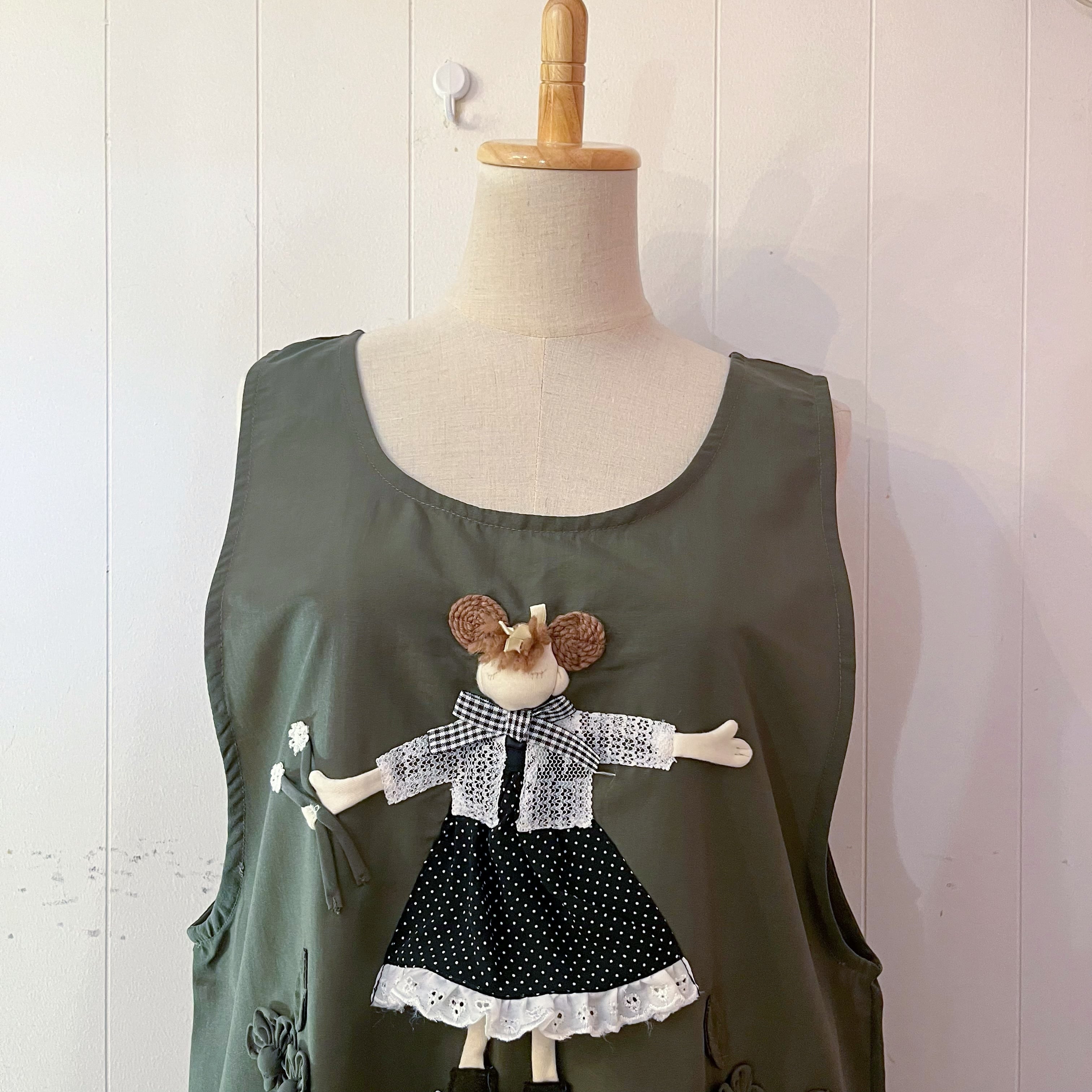 doll applique khaki jumper skirt