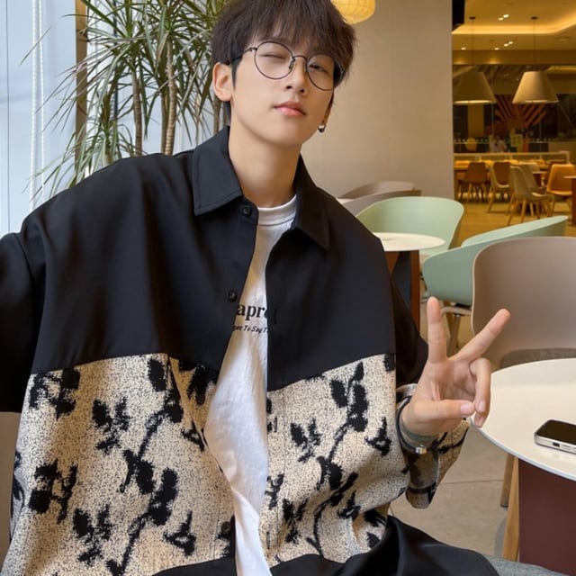 【予約販売】シャツ 半袖 シンプル 切り替え 花柄 ベーシック モノトーン メンズ ボタン オフホワイト ブラック カジュアル シック こなれ感 お洒落 結婚式 パーティー 韓国 トレンド 春 秋 M/L/XL/2XL