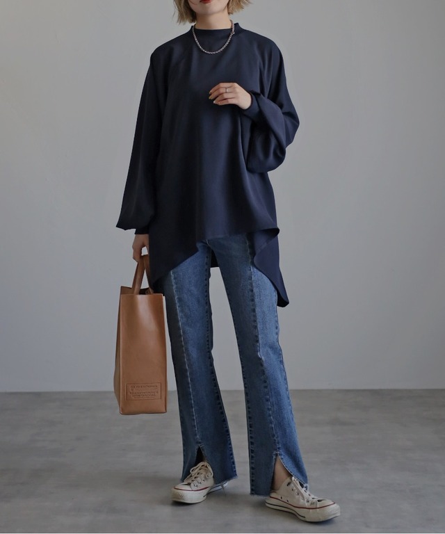 ドレープオーバーブラウス