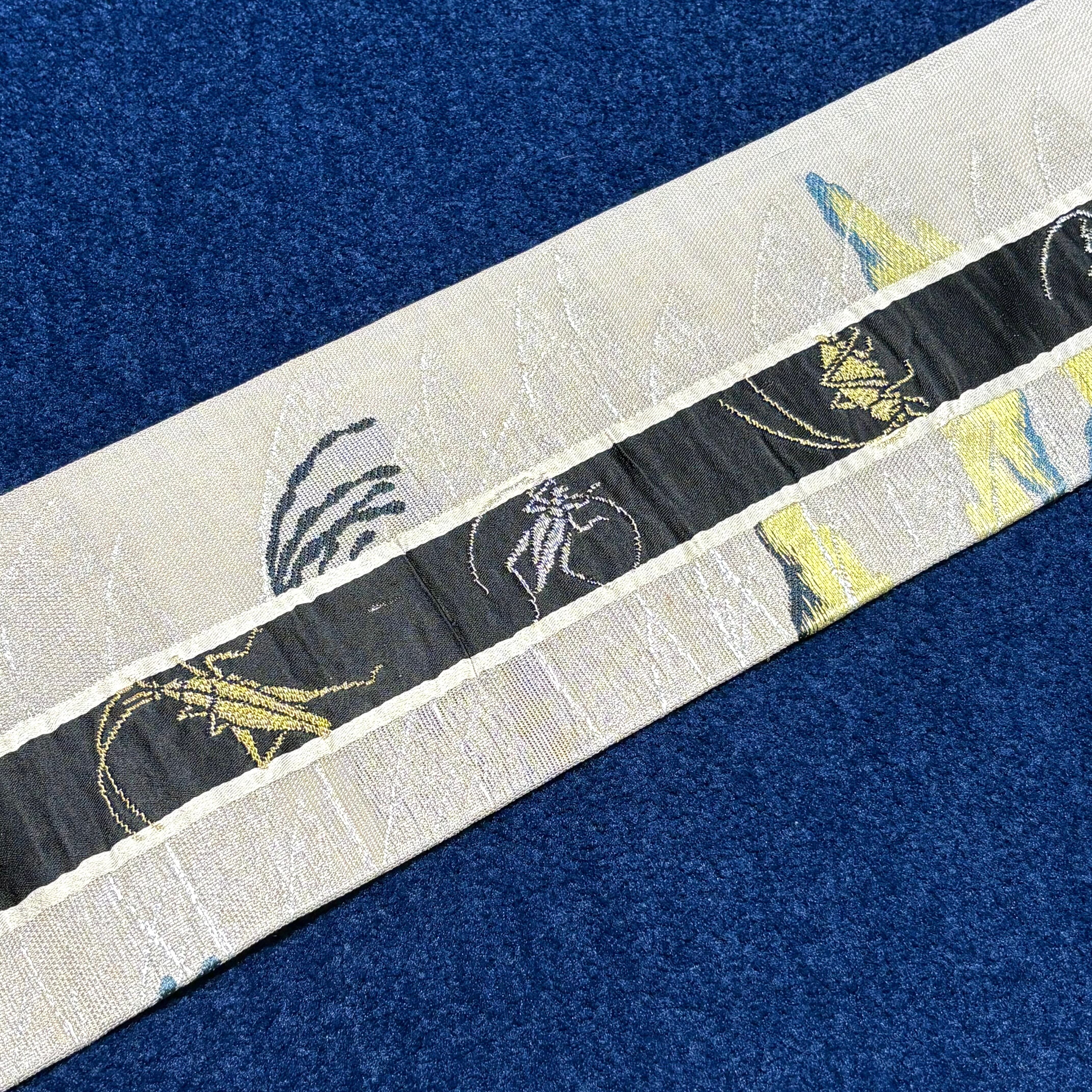 絹絽のアンティーク夏帯・名古屋帯　鈴虫　キリギリス　花模様　全通柄　正絹　N40 秋虫のセレナーデ＊夏帯 秋虫 コオロギ キリギリス グレー 黒