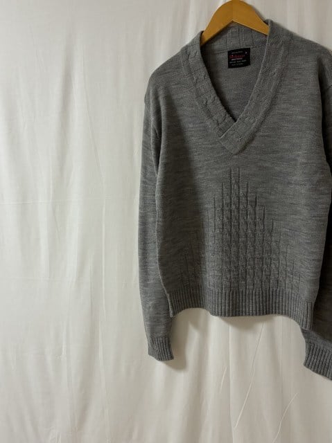 1970's Knitting Design V-Neck Sweater