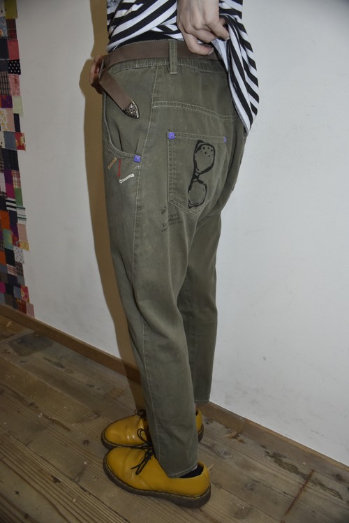 DoReMi Unique Series – Khaki Studded Graphic Pants