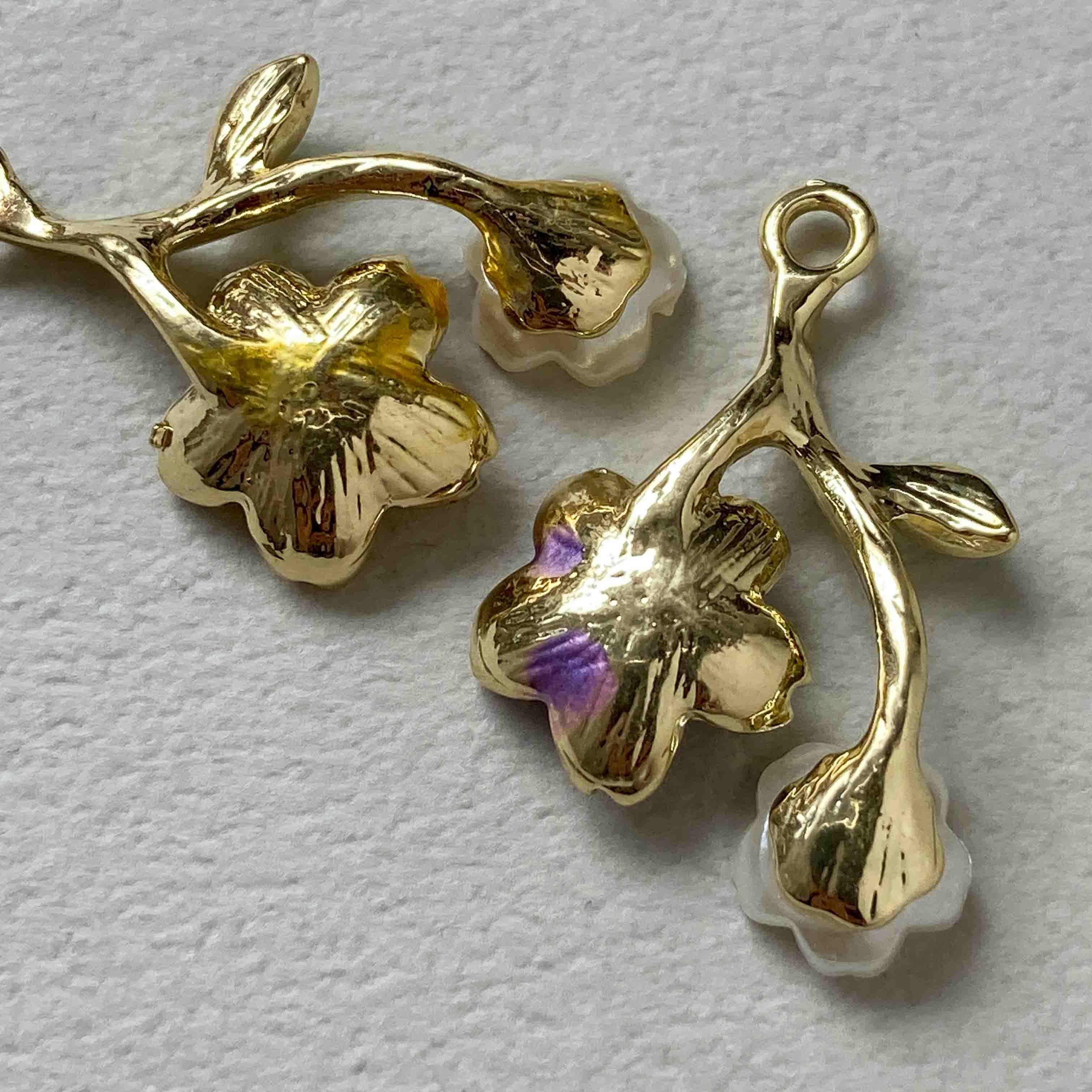 パールとエポ付きカラフルお花チャーム | Dua-アクセサリーパーツショップ