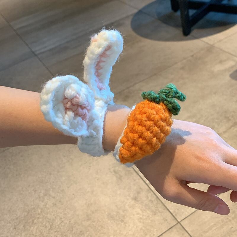 レッドブレスレット ウールニット ブラック・アイド・ピーズ8623791781