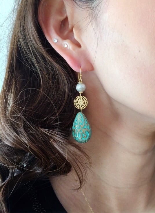 ドイツ製アクリルビーズのドロップピアス | shuhana accessories