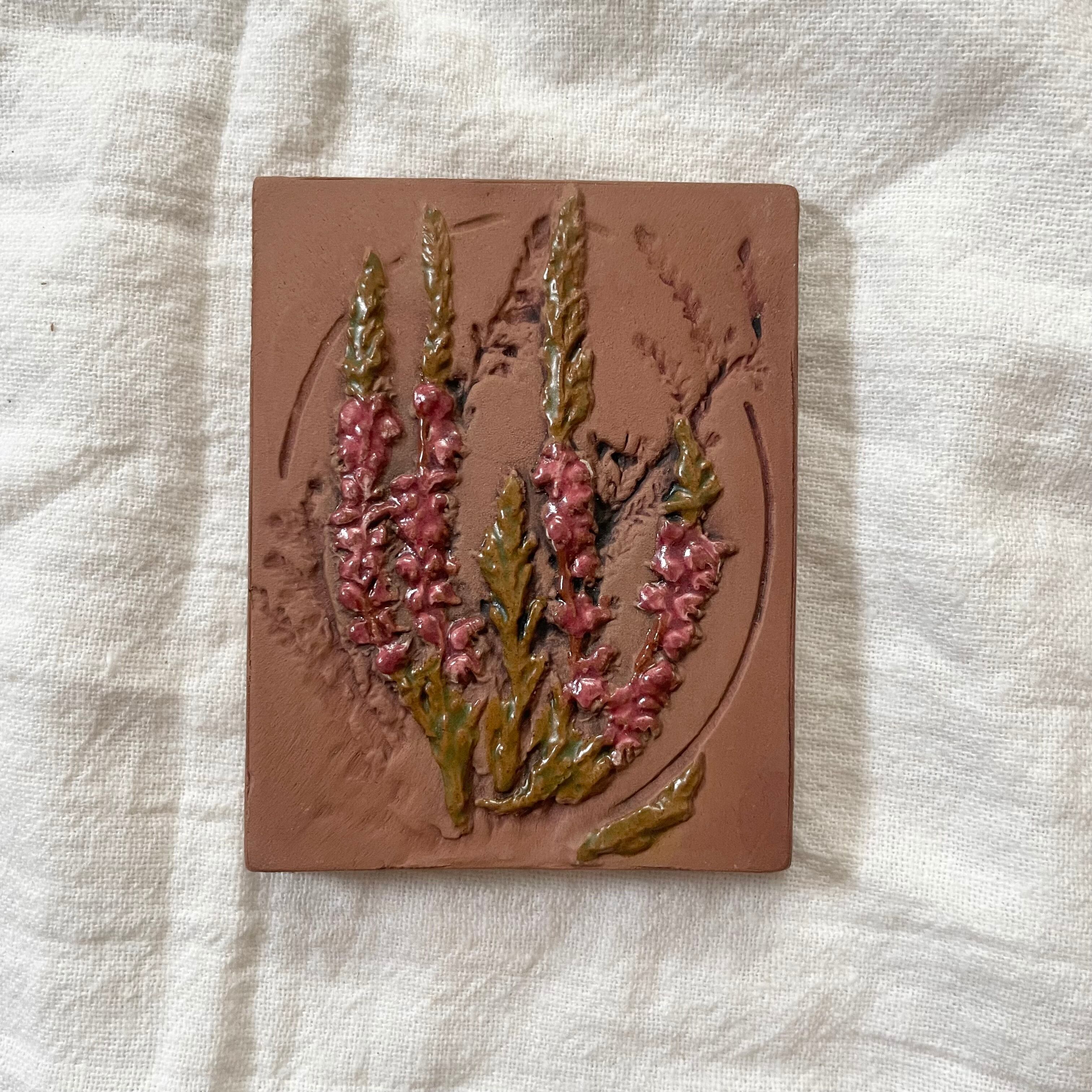 jie gantoftaの小さな陶板 ピンクの花