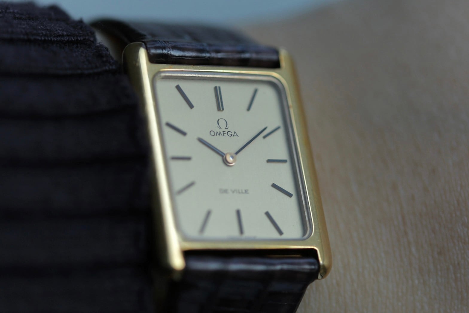OMEGA】 1972年製 デヴィル タンク型 H型レクタンギュラー バー