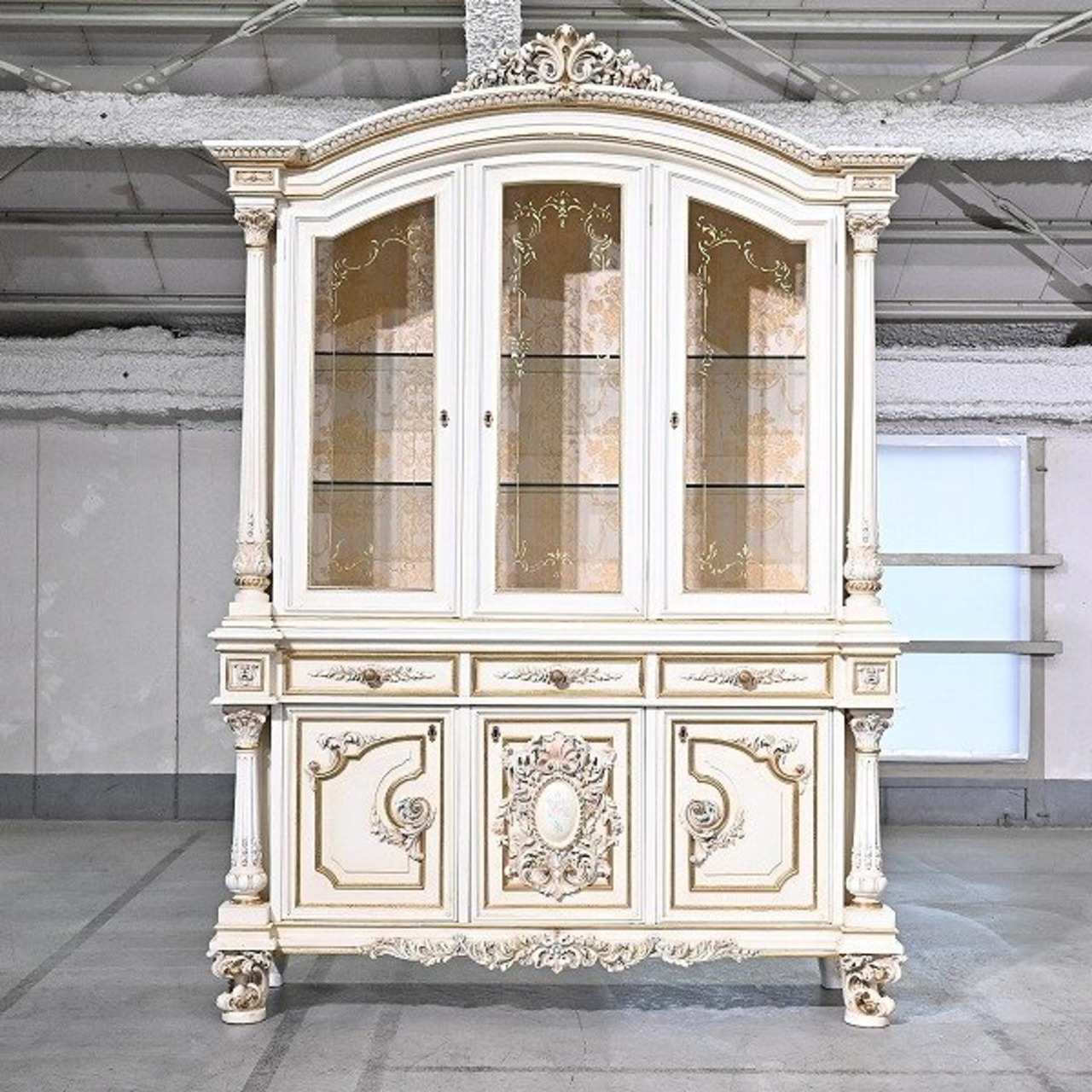 【引取限定】最高級 260万 イタリア製 Silik/シリック 3ドアグラスキャビネット ロココ調 ハンドペイント 飾り棚 _マリオコルチャゴ メデア【中古家具/中古インテリア/USED家具ユーズド家具/リサイクル】