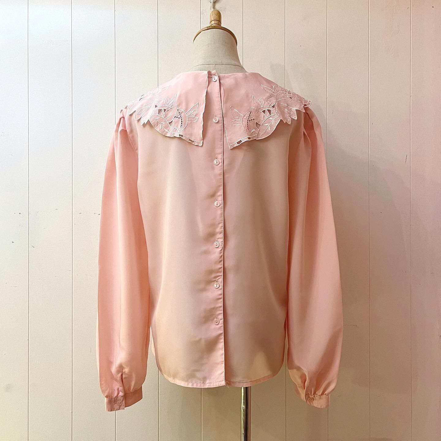 flower arch collar pink blouse
