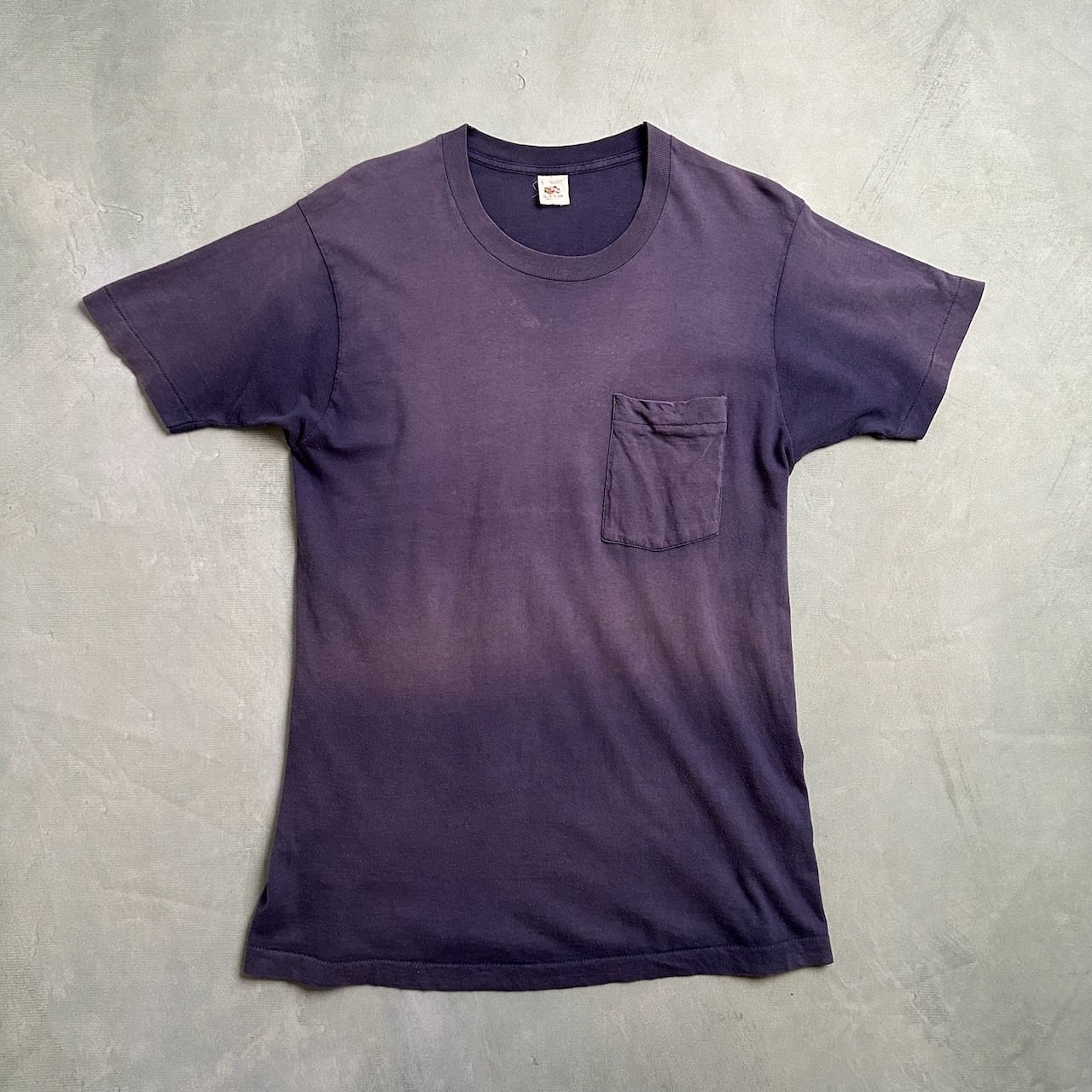 80s 90s USA製　胸ポケットTシャツ スーパーフェード　ブラック 80s USA製 褪色 フェード感 無地 ポケットTシャツ ネイビー 古着 | RUFFY