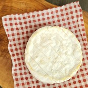 ルルスティック カマンベール チーズ 230g 濃厚でしっかりした味わい フランス産 本格派に愛されるカマンベール Le Rustique Camembert Cheese Rich and Bold Flavor – Authentic French Camembert Loved by Cheese Connoisseurs