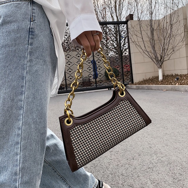 フランスのニッチバッグウエスタンスタイルの女性2020ワイルドショルダーバッグファッションポータブルネット赤い脇の下の新しい流行のバージョン 手作りハンドバック19161587060