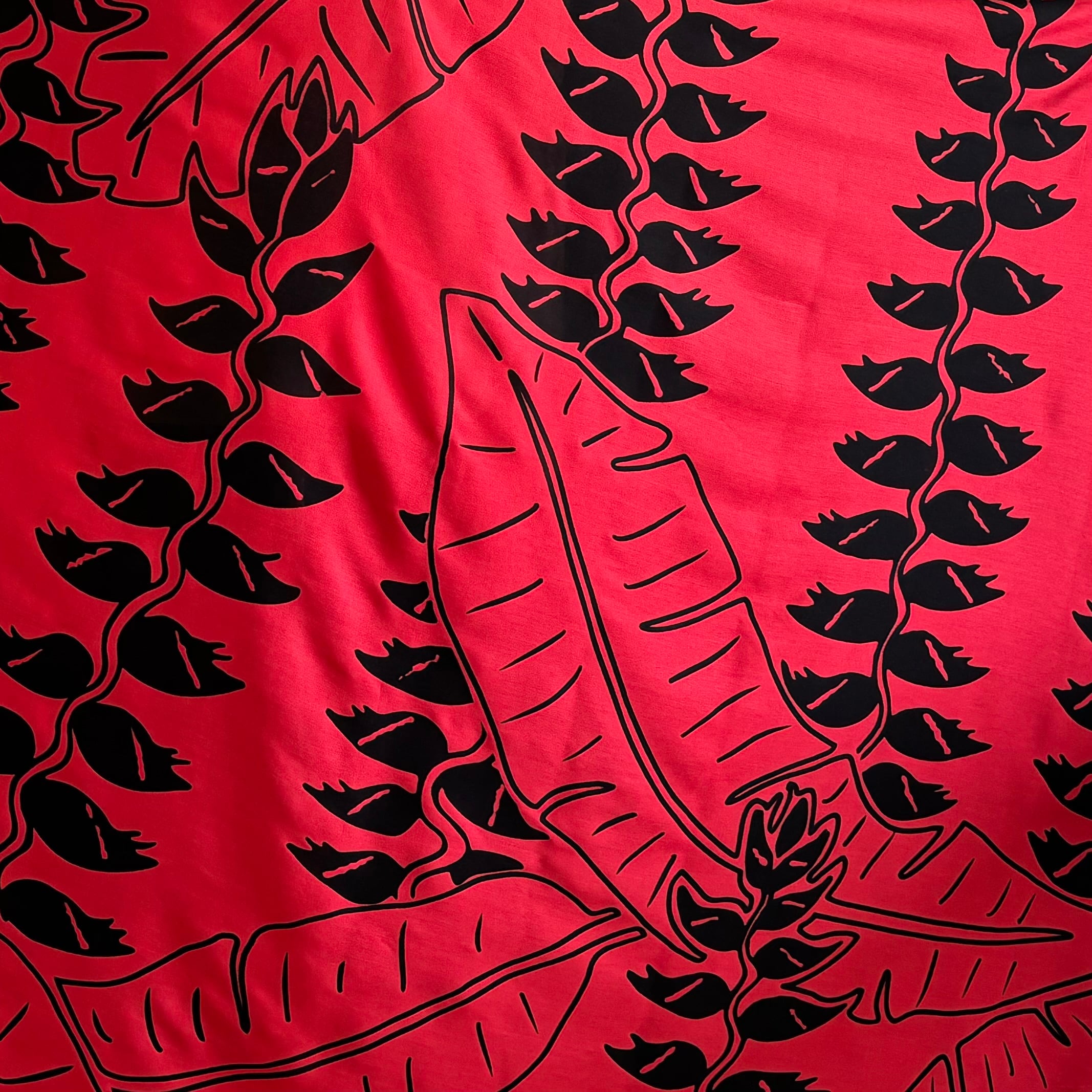 パレオ 【HANGING HELICONIA-RED-BLACK】ハワイ直輸入 パレオ 大判