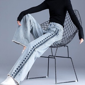 【送料無料】 ボトムス パンツ デニムパンツ ガウチョパンツ フレア Aライン ガウチョ ロング ロング丈 マキシ マキシ丈 切りっぱなし かわいい 大人可愛い 大人女子 綺麗 シンプル カジュアル 大人 上品 おしゃれ お洒落 こなれ感 ラフ コンサバ 着痩せ 花柄 秋 30代 40代 レディース 女性用 ママ ママ服 お出かけ 女子会 お呼ばれ 休日 お茶会 授業参観 着回し 普段使い 韓国 韓国系 ファッション コーデ 楽ちん 体型カバー プチプラ 定番 トレンド デイリーユース オーバーシルエット