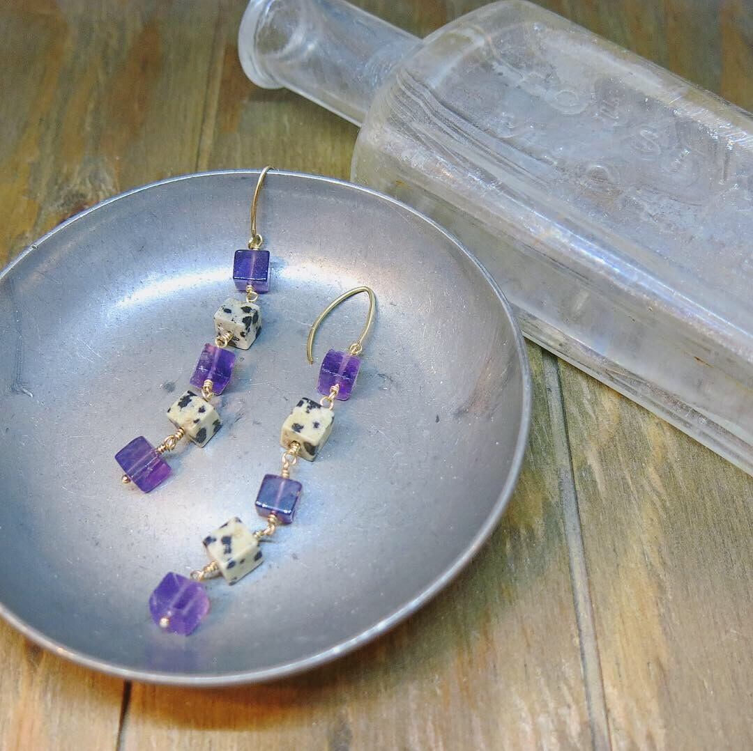 アメジスト×ダルメシアンジャスパーのロングピアス