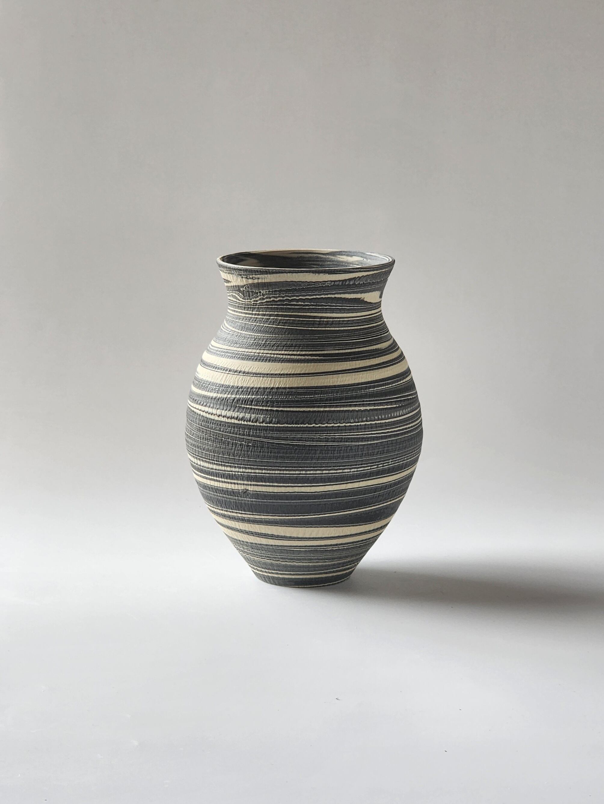 Form 05 — Black & White Neriage vessel