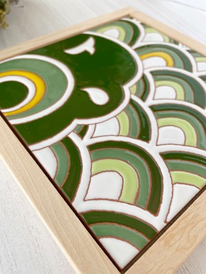 【受注生産品】スペインタイルの鯉のぼり（緑色）〈木製スタンド付〉※送料無料