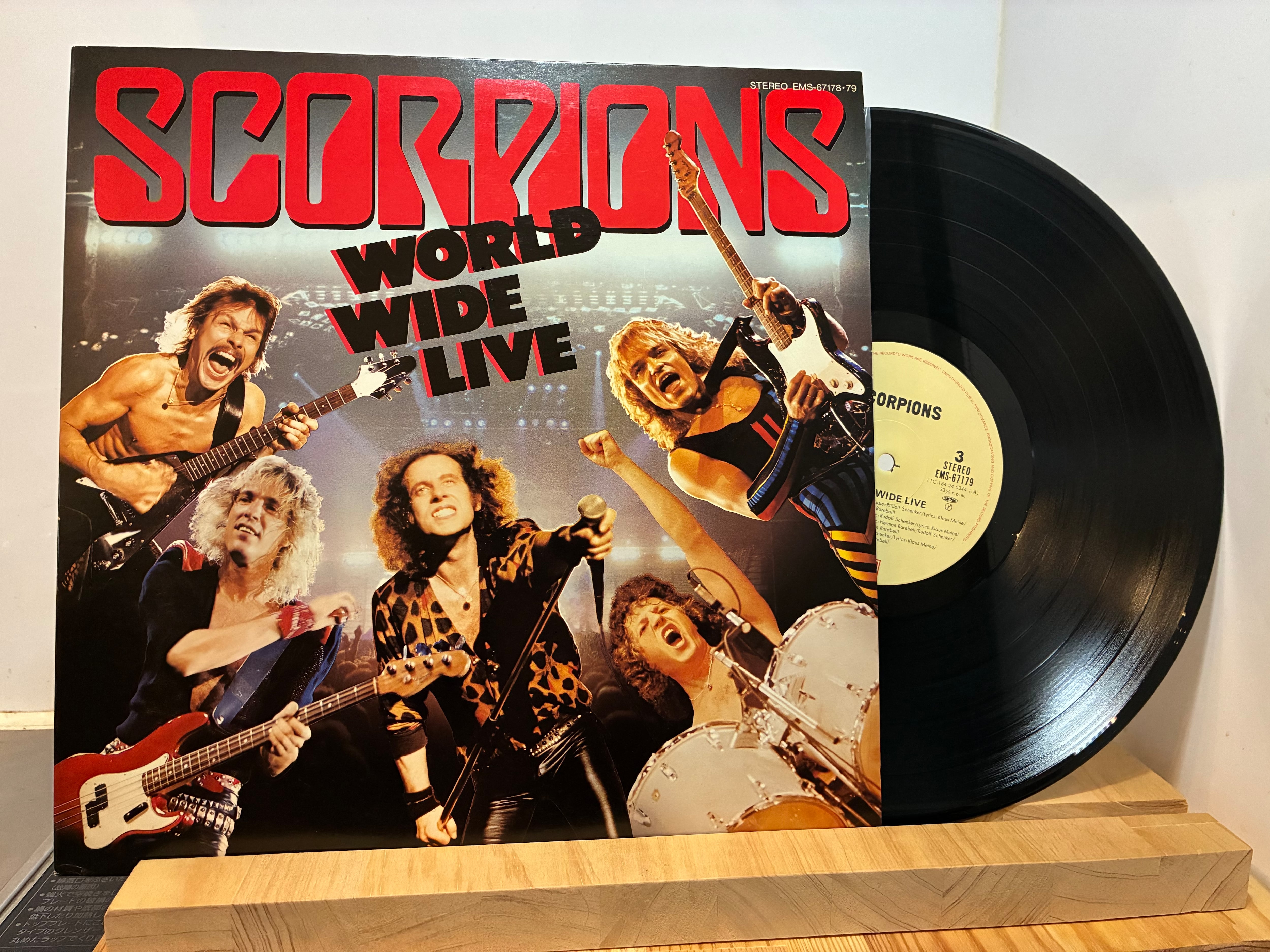 SCORPIONS / WORLD WIDE LIVE | sixteen records (シックスティーン