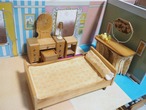 ドイツ製ドール家具セット（ベッド・ドレッサー・椅子・小引き出し・洗面化粧台・小物2点） 画像1