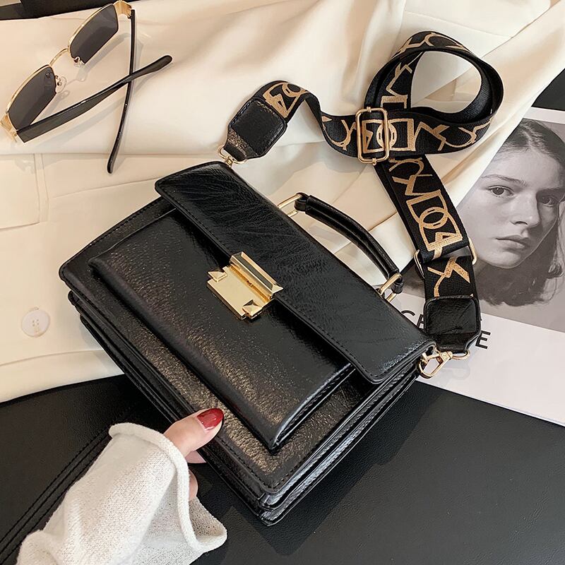 香港スタイルのレトロな小さなバッグの女性のバッグ2020新しい流行のファッションネットレッドワイルドワイドショルダーストラップシングルショルダーメッセンジャー小さな正方形のバッグ Tiancai_Wing_Bag40371104846