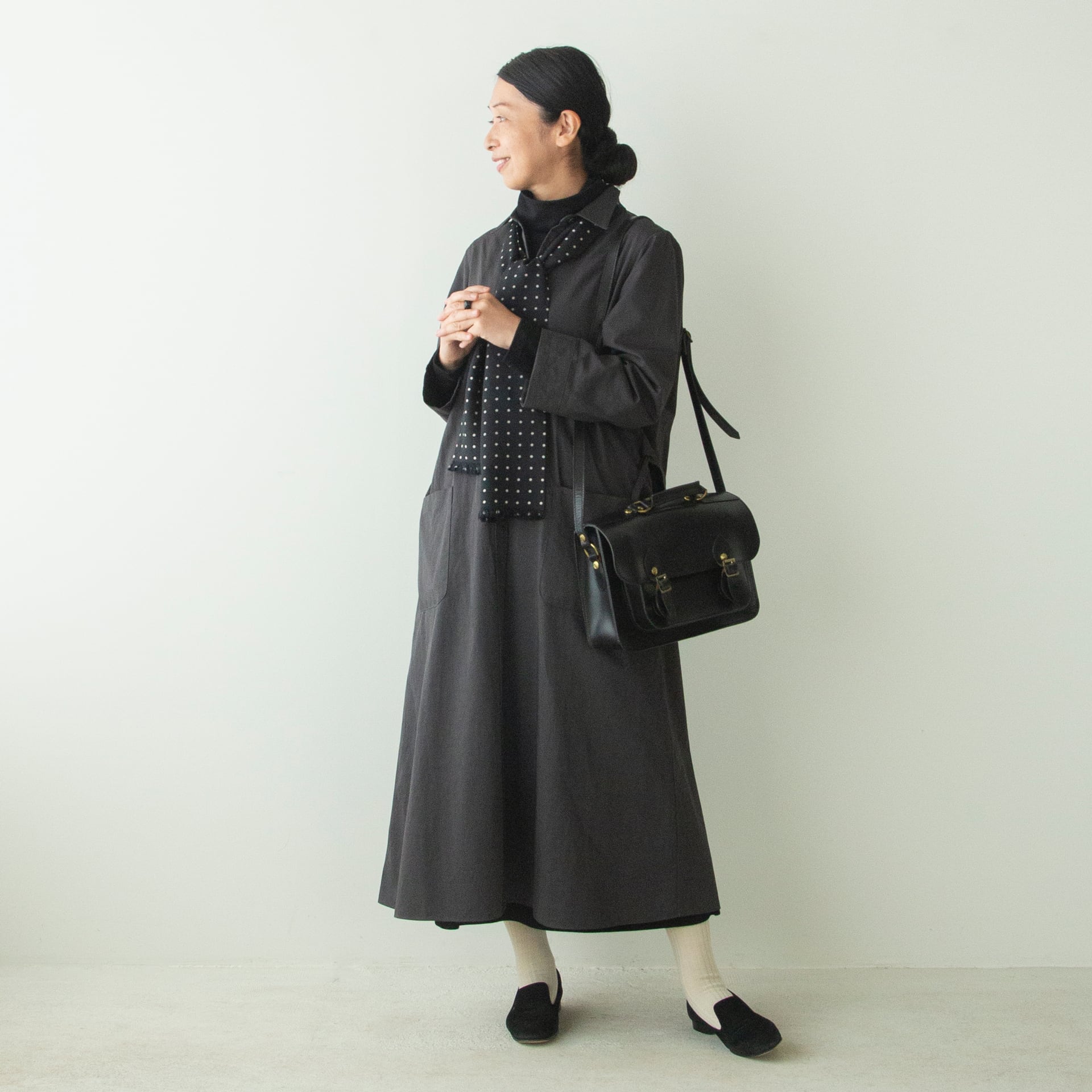Sサイズ・チャコール「HAND ROOM WOMEN'S」テントラインワンピース