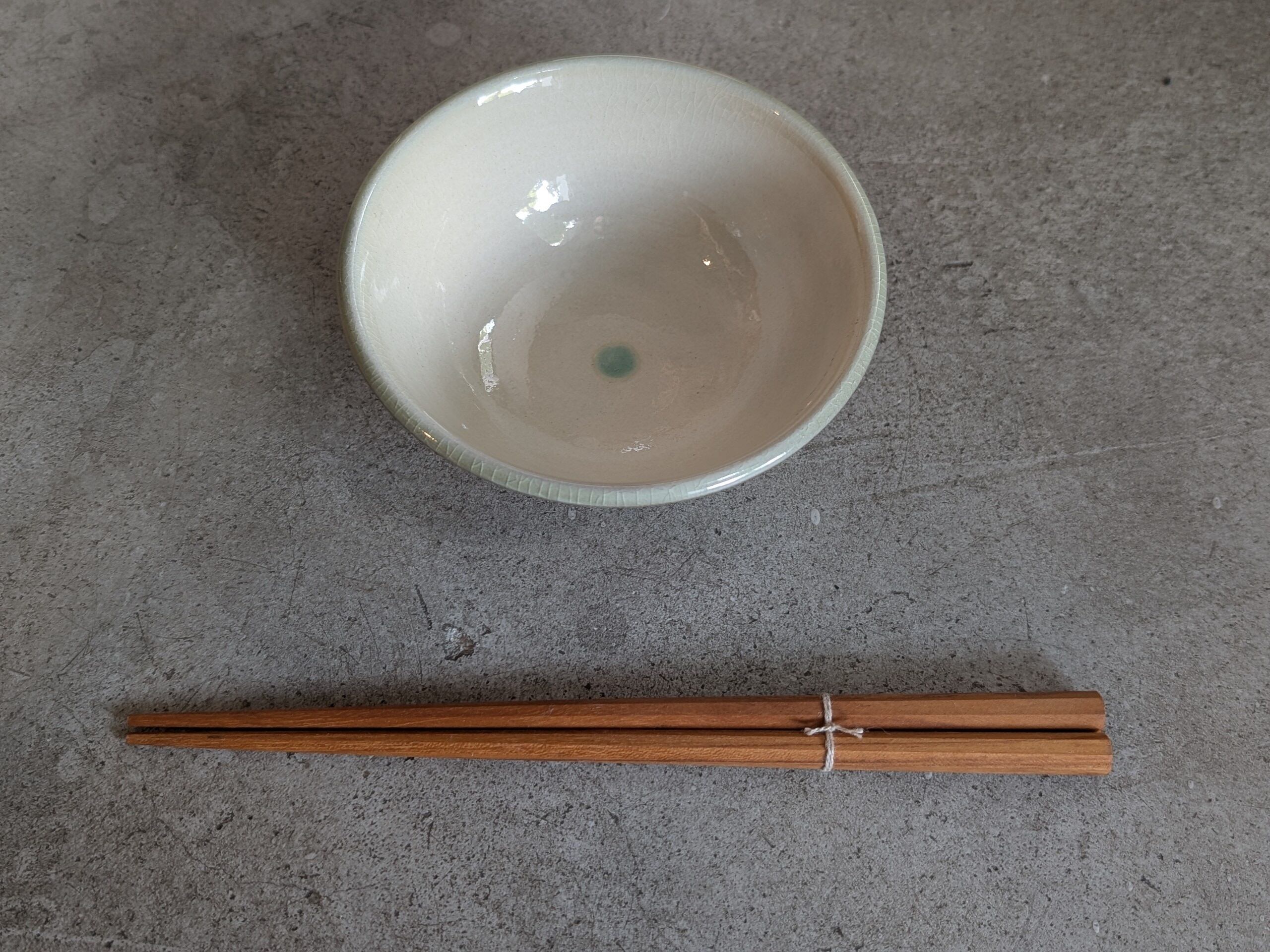 やちむん 飯マカイ（花びら／コバルトアメ） | 育陶園 | inoya | Basic