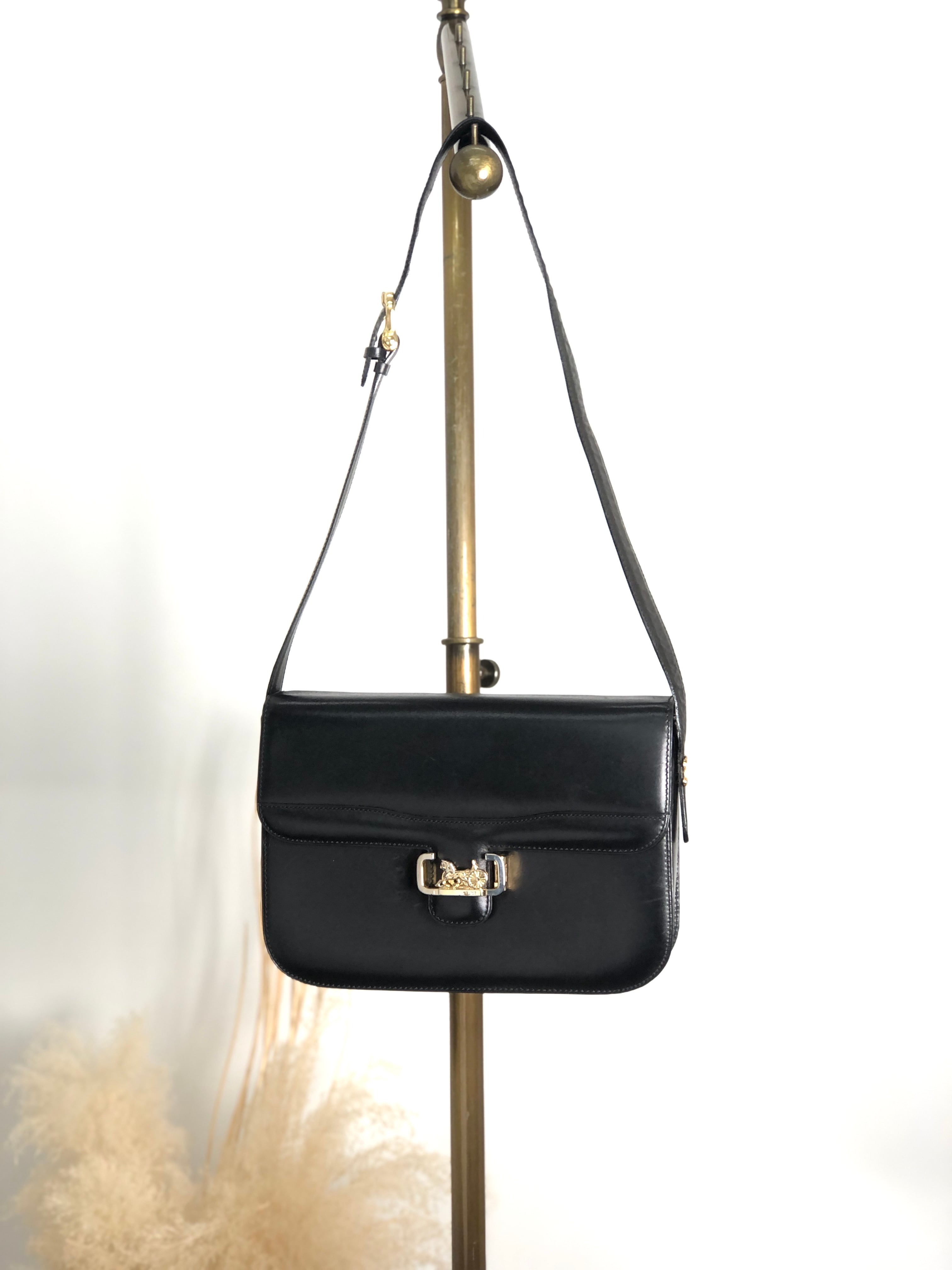 CELINE セリーヌ ショルダーバッグ ブラック 馬車 ブラゾン レザー