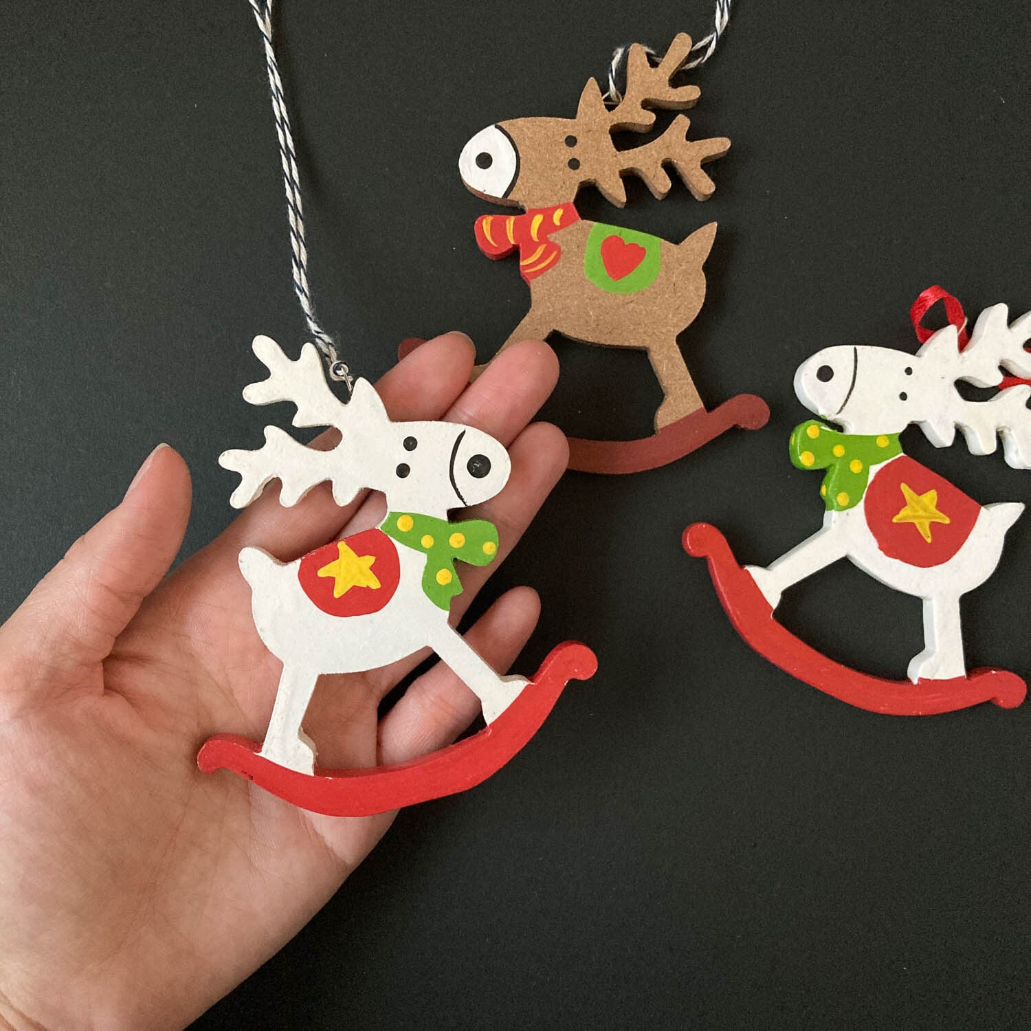 Merry Xmas♡お菓子なトナカイ♡ショコラ　フェイクスイーツ　チャーム 新色追加〉オーナメント トナカイの木馬 | Dua-アクセサリーパーツショップ