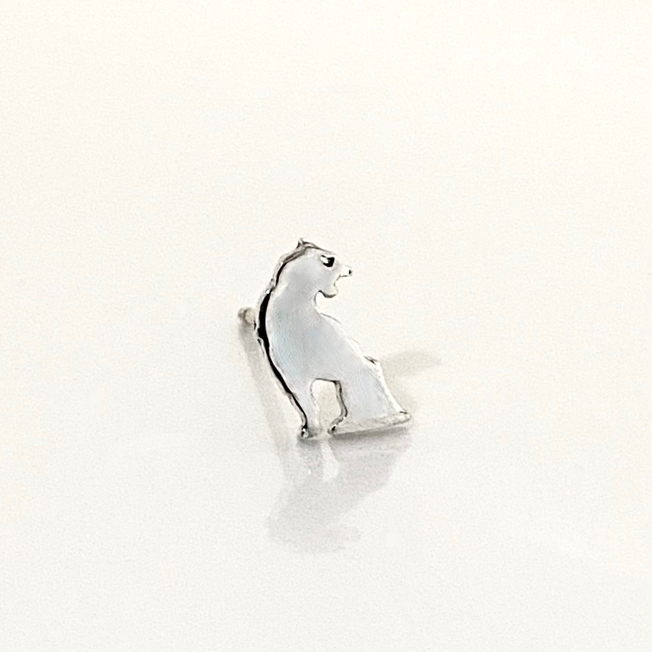CUT OUT WOLF STUD / カットアウトウルフピアス