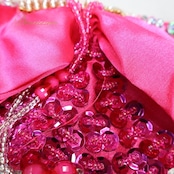 ベリーダンス オリエンタル 衣装 トップス ベルト セット ピンク系 ラインストーン スパンコール 豪華 装飾 華やか キラキラ ダンス衣装 イベント ステージ 鮮やか かわいい フリンジ