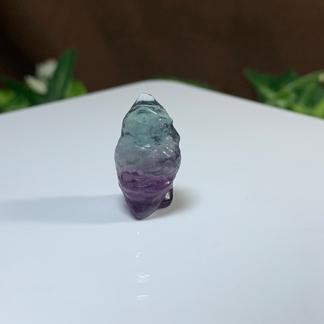 35.可愛い小さいフローライトふくろう