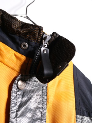 "FILA" multi gimmick tech design over silhouette mountain jacket