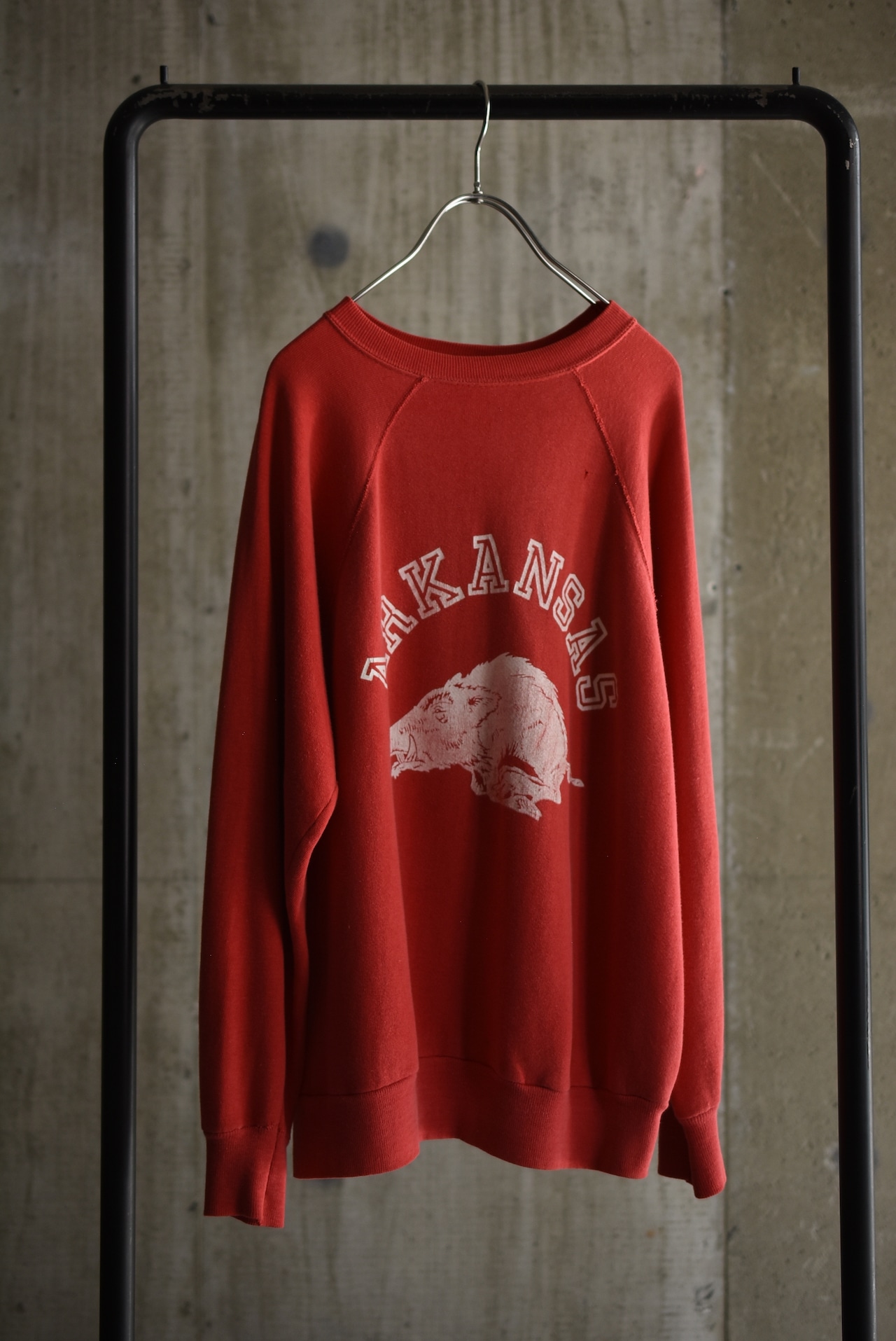 OK/70's college logo rubber print sweat.