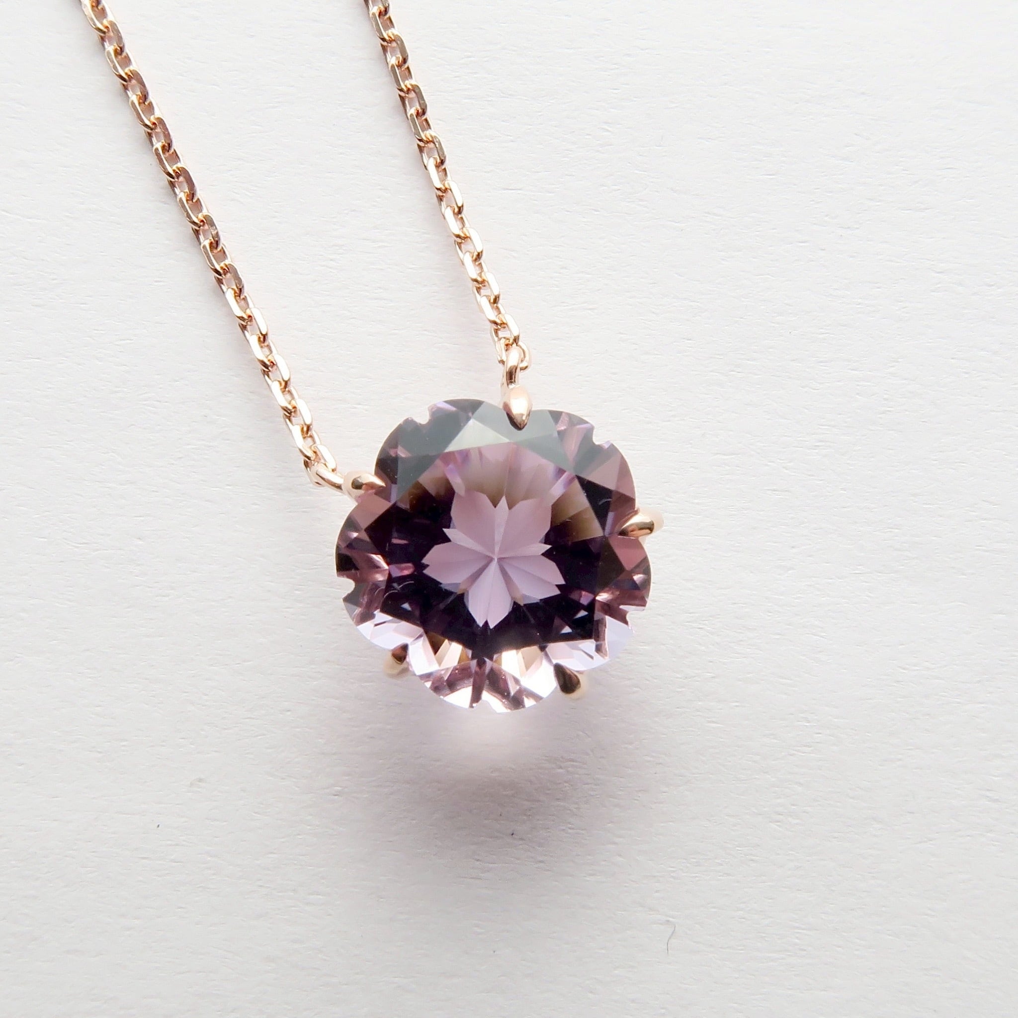 受注生産】 prismgem ふわりさくらインカットネックレス シミズ貴石