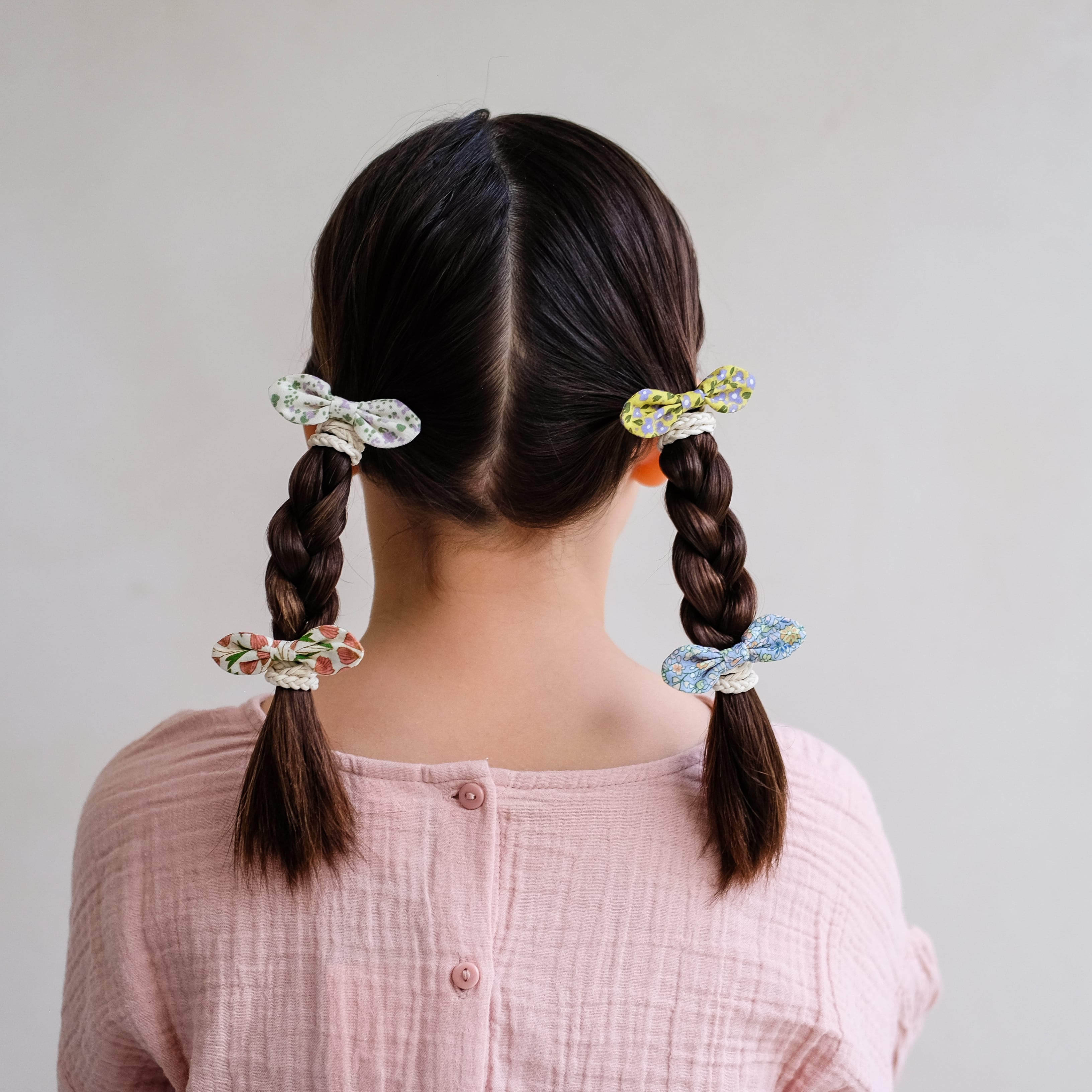 FLORA BOW PONIES_182026 23