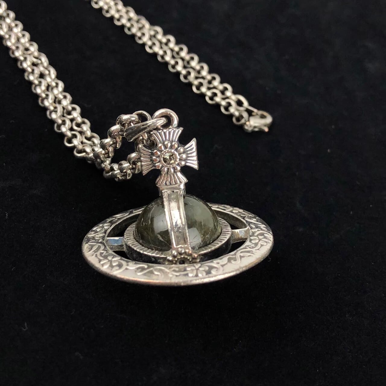 中古】ヴィヴィアンウエストウッド オーヴ ネックレス シルバー | 小牧