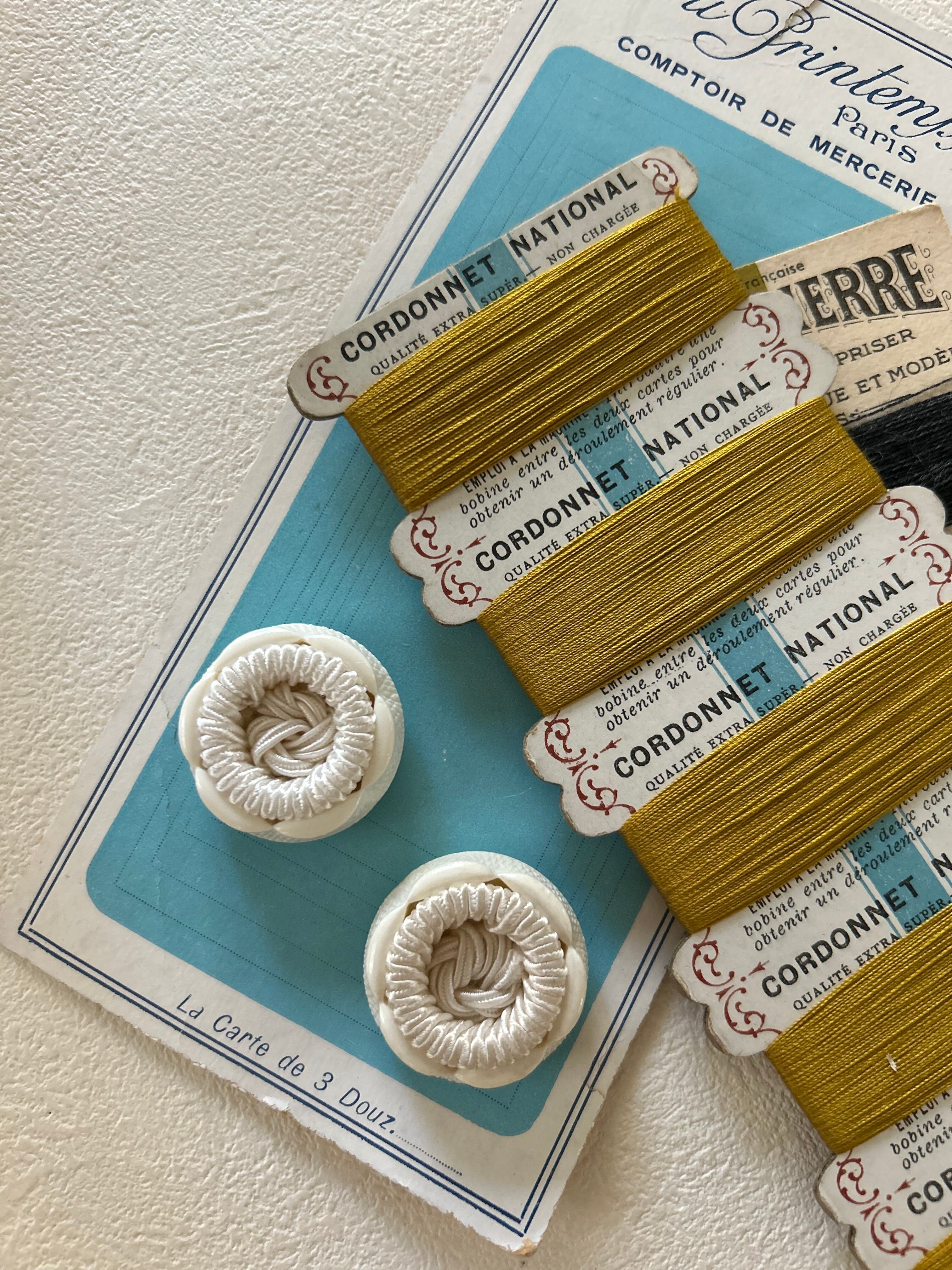 フランスVintage ヴィンテージボタン アイボリー コードボタン コード×プラスチック フラワー 30mm アクセサリーパーツ デコレーション材