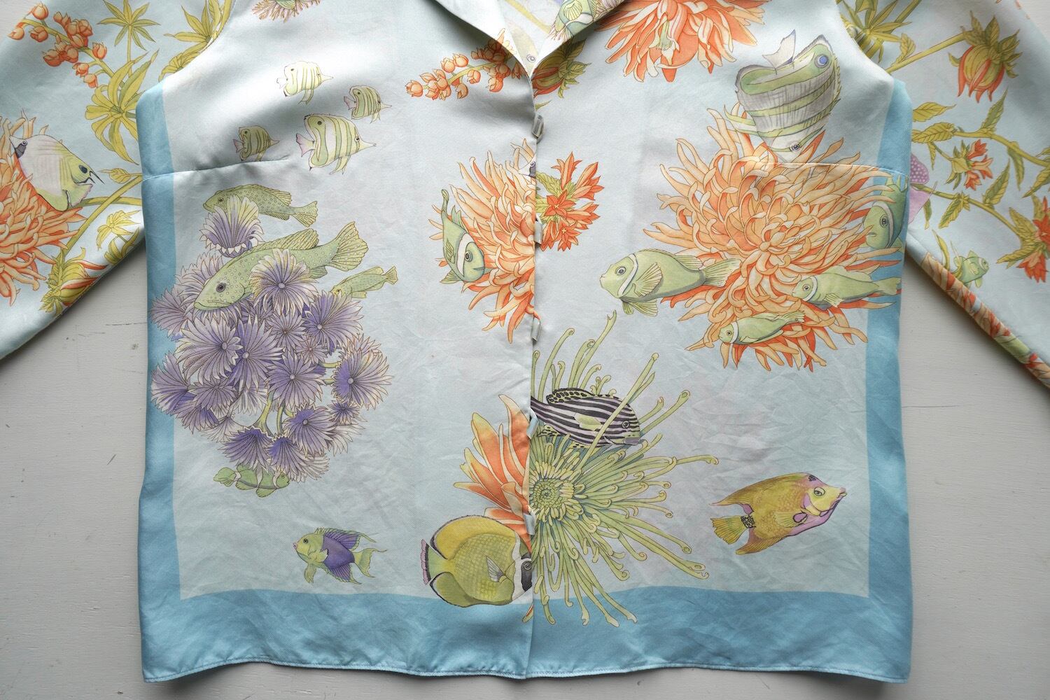 1980's〜 ITALY製 [Salvatore Ferragamo] 熱帯魚&花 スカーフ柄