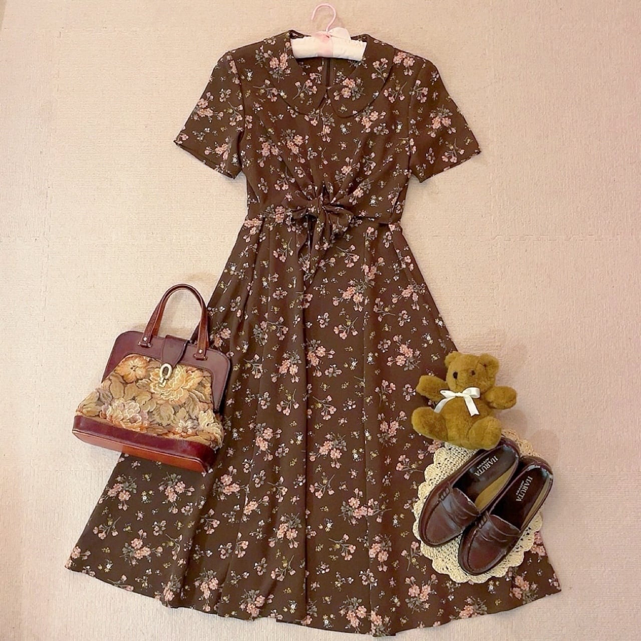 brown flower waist ribbon one-piece