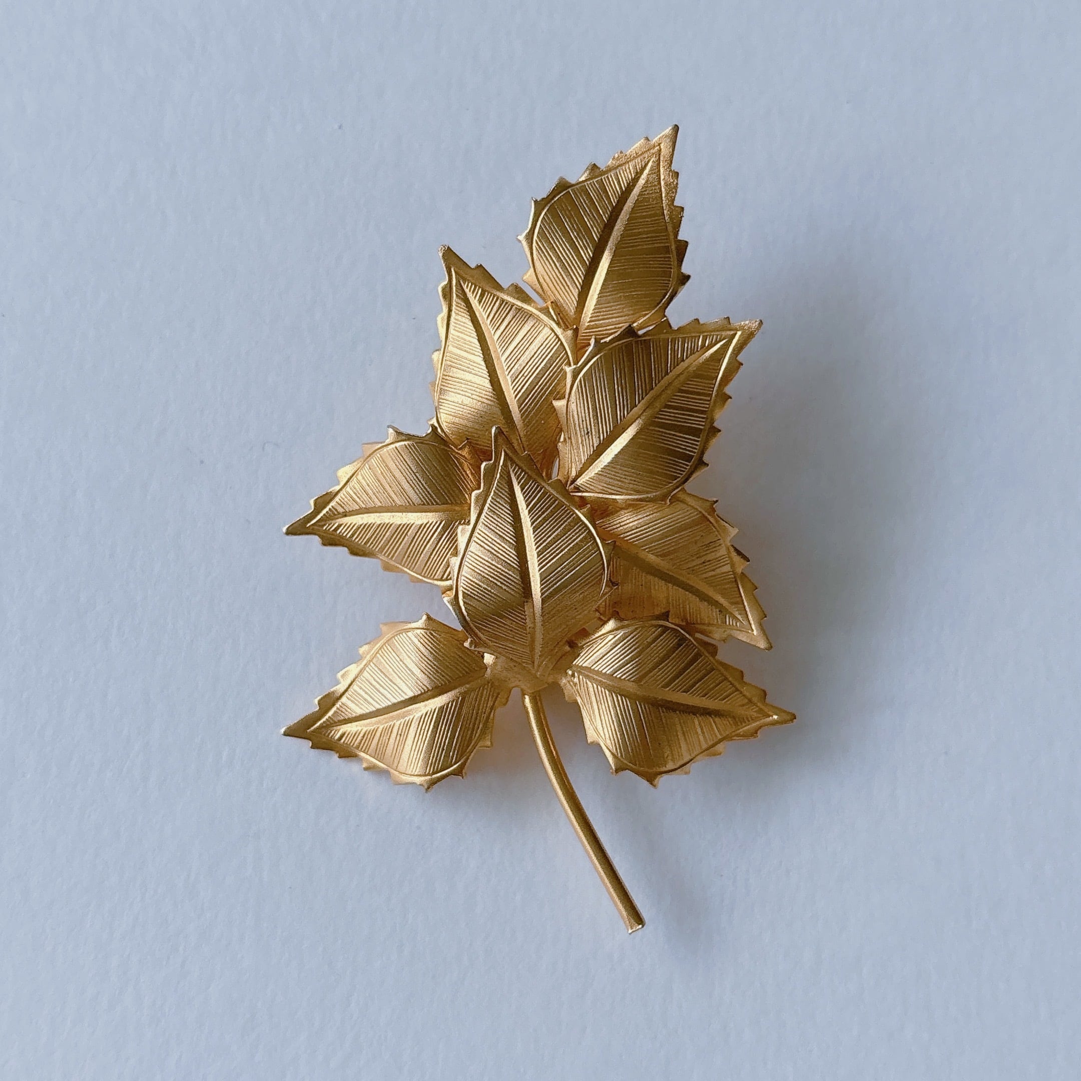 TRIFARI Vintage 50s - 60s silver tone leaves brooch ヴィンテージ