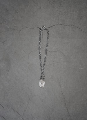 shino yuasa    perl necklace